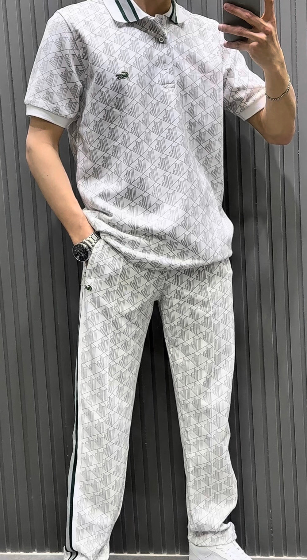 LACOSTE MONOGRAM EŞOFMAN TAKIMI